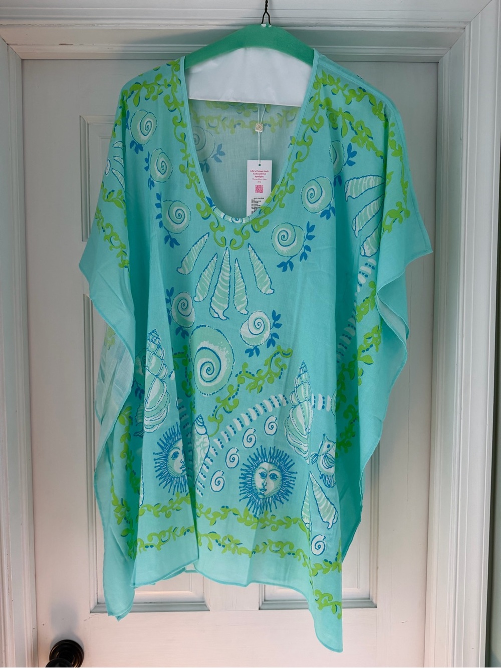 Lilly Pulitzer cover up. Size S/M. NWT